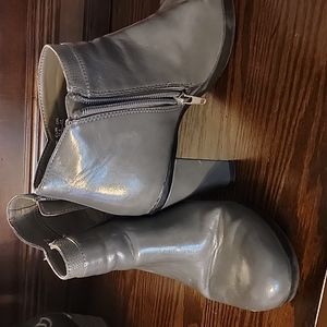 Women high heel booties size 7 by life stride soft system